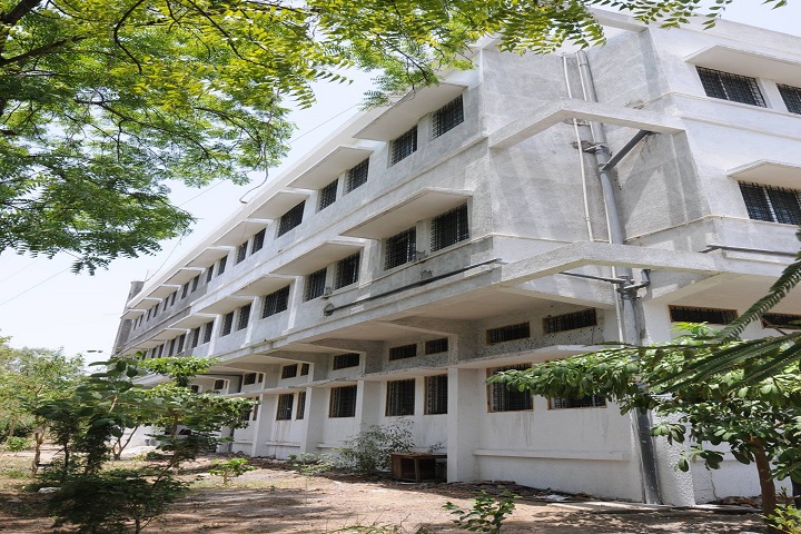 https://cache.careers360.mobi/media/colleges/social-media/media-gallery/7633/2018/12/19/Campus View Of Shri Ayurved Mahavidyalaya Nagpur_Campus-view.jpg